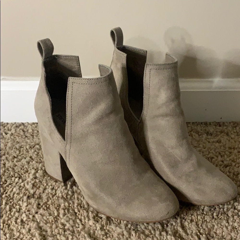 Steve Madden Taupe Suede booties size 7.5